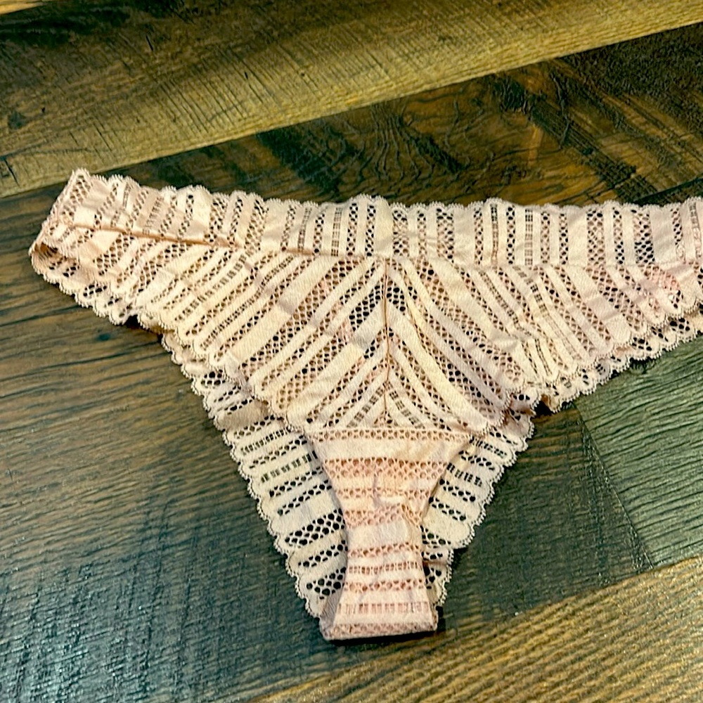VS cheeky panties size xl new